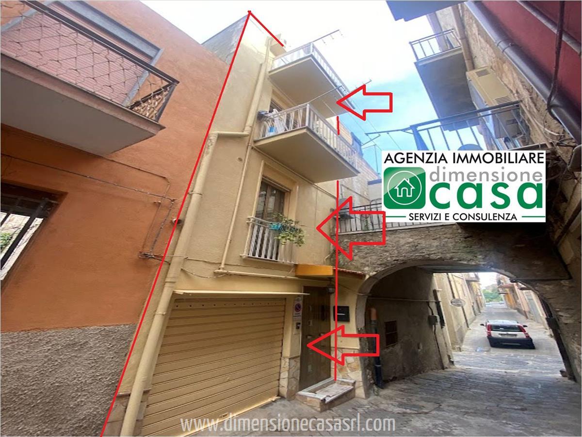 Casa indipendente con box a San Cataldo