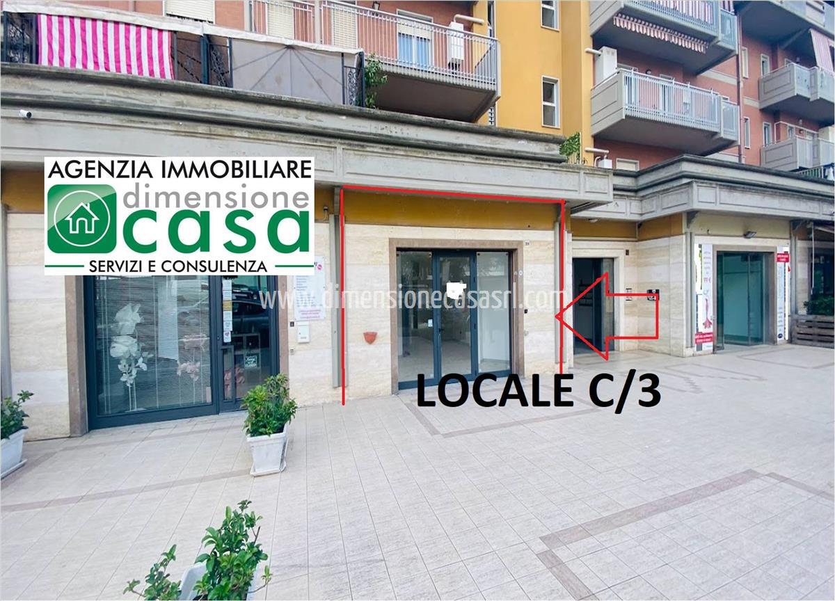 Locale commerciale in affitto a Caltanissetta