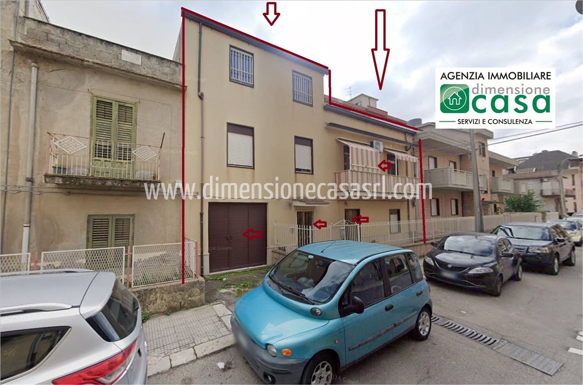 Casa indipendente con terrazzo a San Cataldo