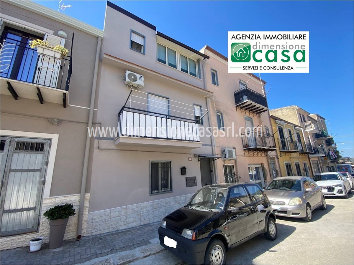 Casa indipendente ristrutturata a San Cataldo
