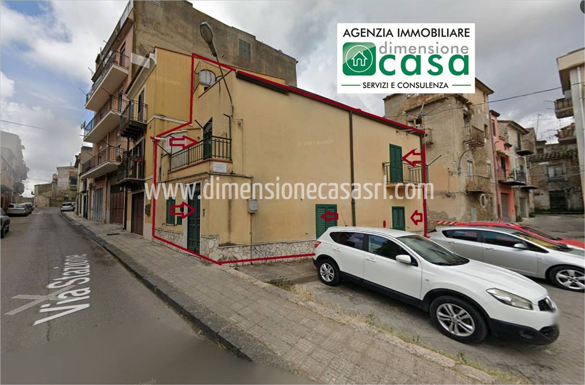Casa indipendente con terrazzo a San Cataldo
