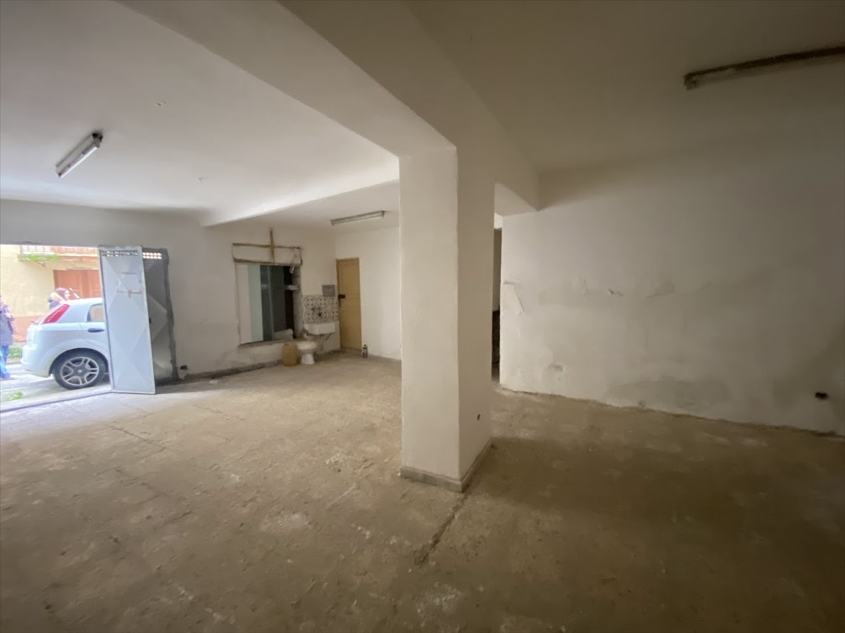 Box/Garage 48mq in vendita a San Cataldo