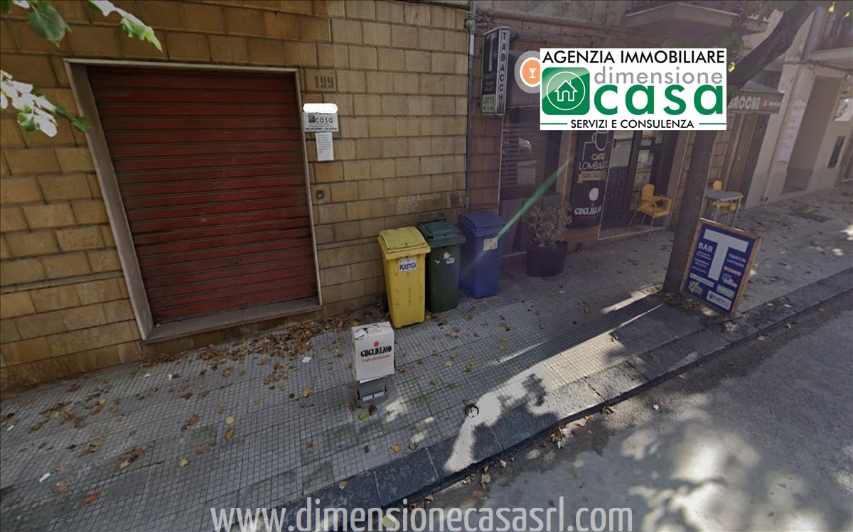 Locale commerciale in affitto a San Cataldo