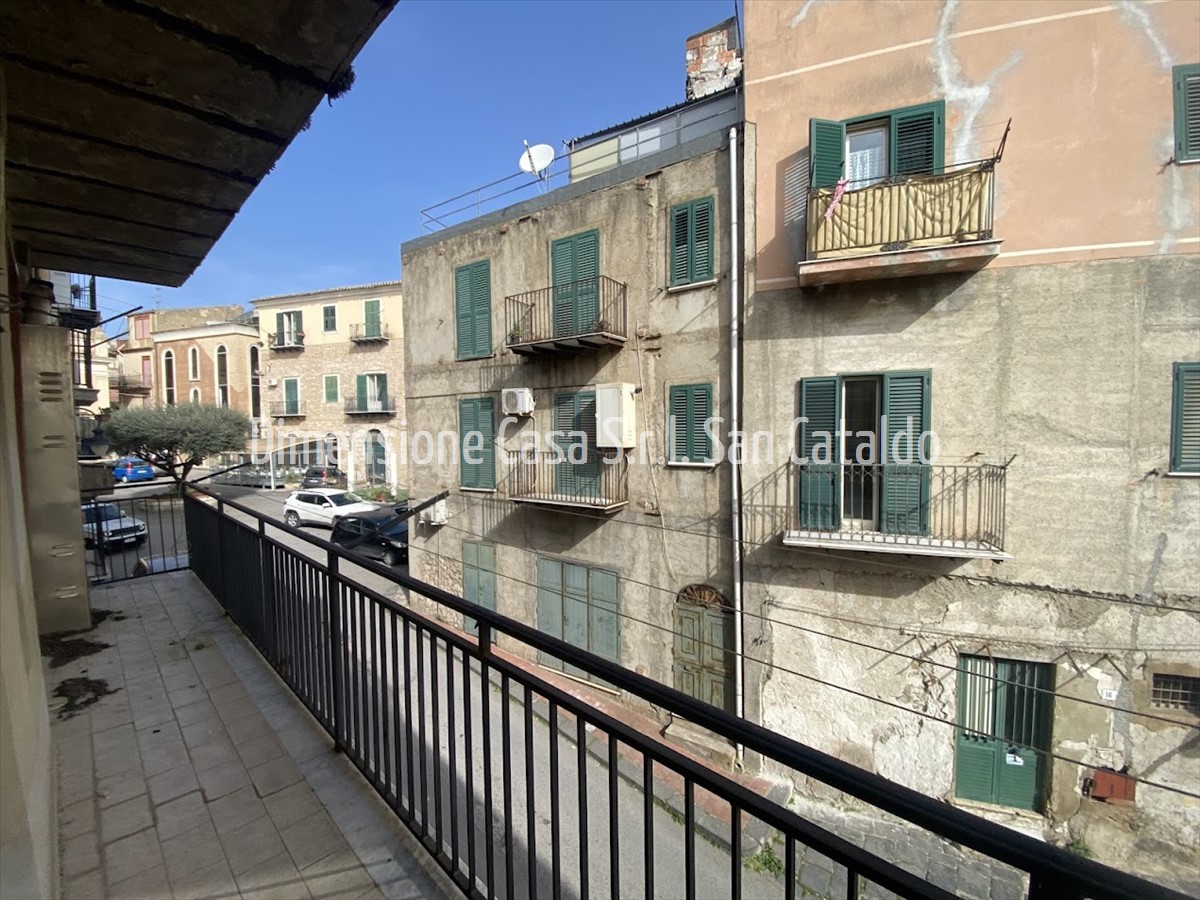 Casa indipendente con terrazzo a San Cataldo