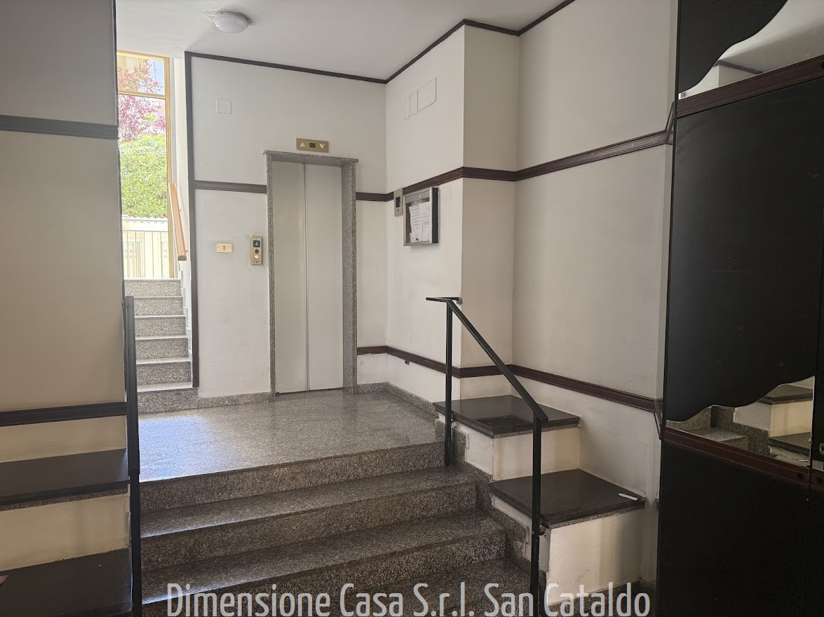 Appartamento con box a Caltanissetta