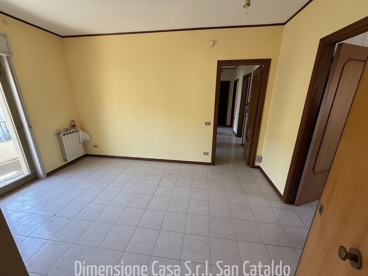 Appartamento con box a Caltanissetta