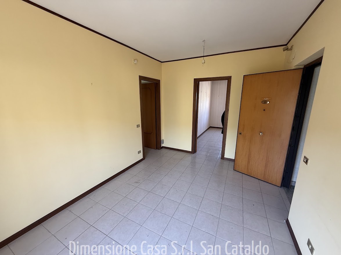 Appartamento con box a Caltanissetta