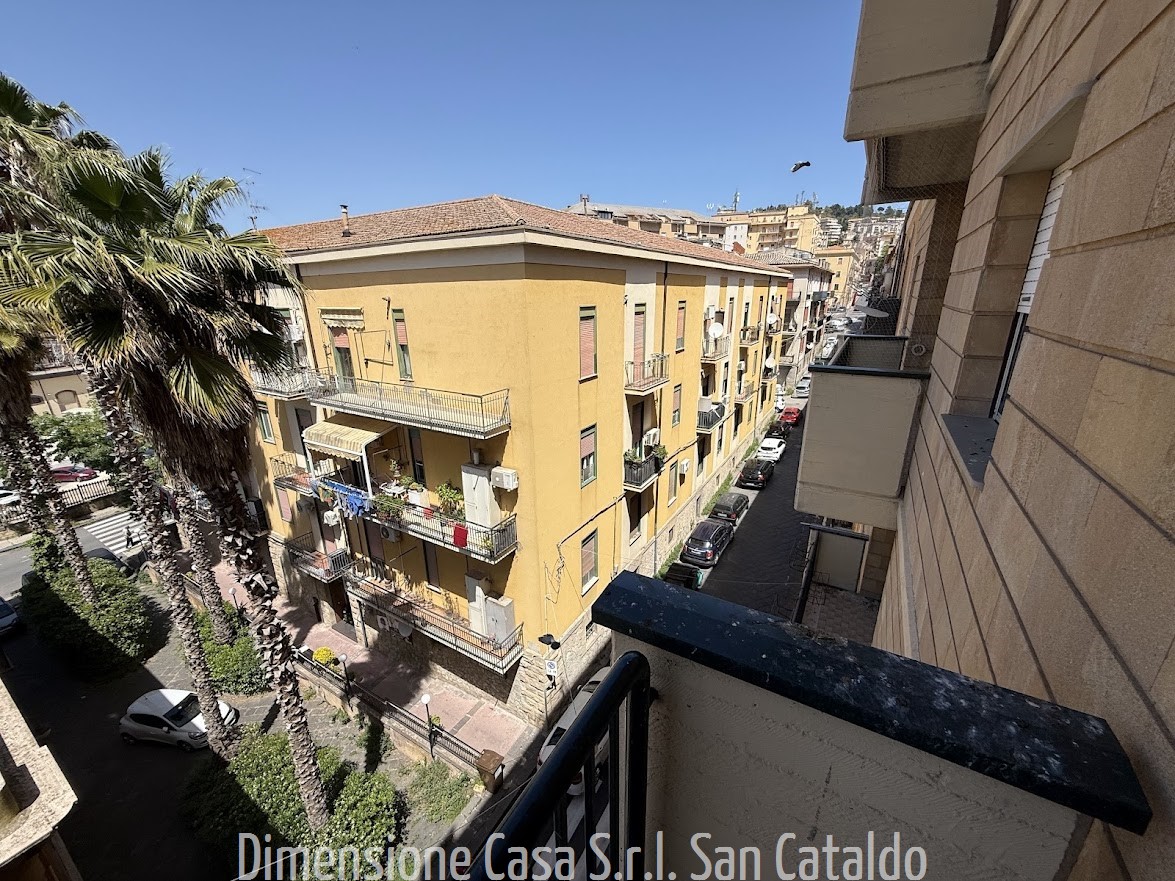 Appartamento con box a Caltanissetta