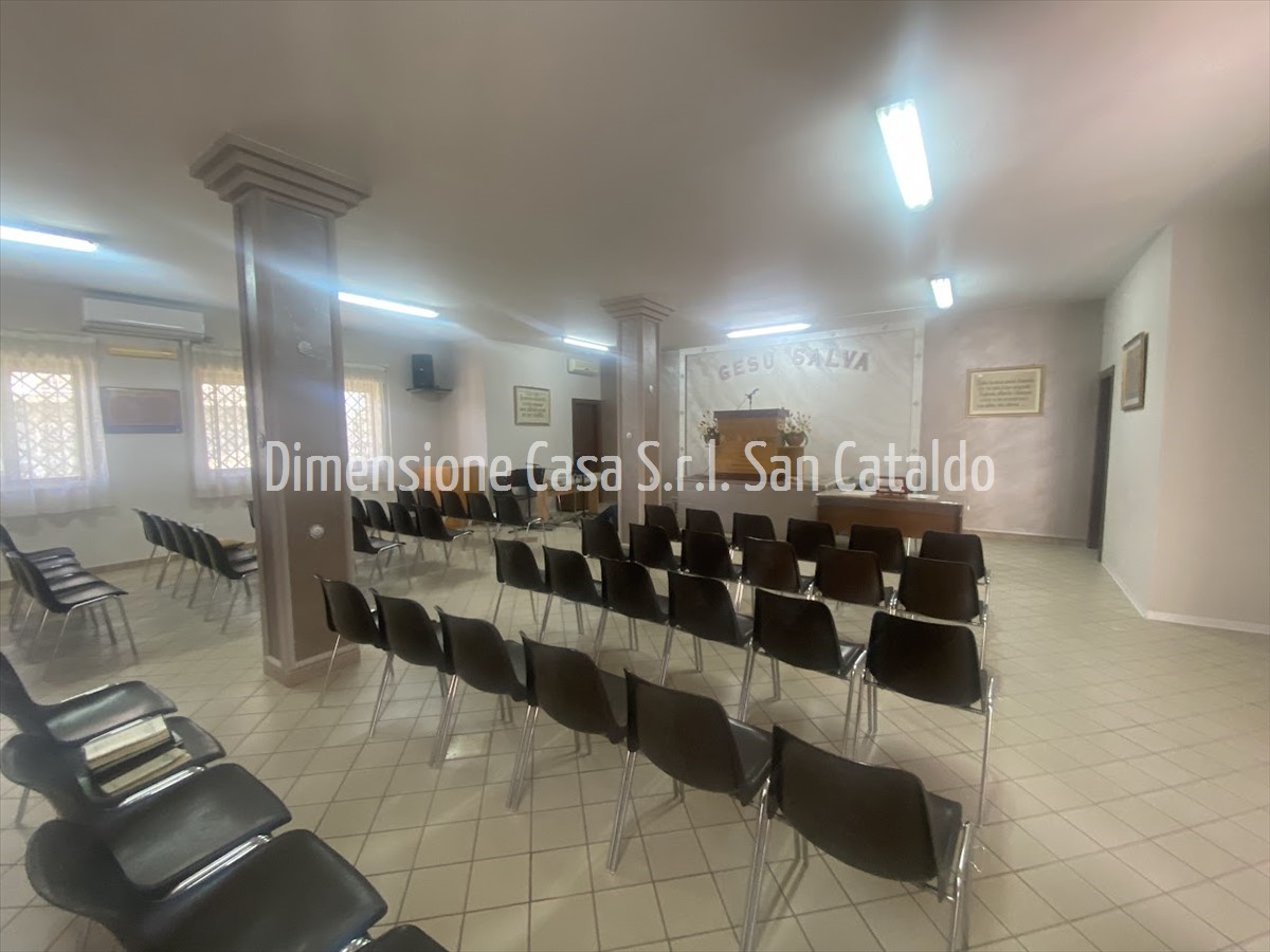 Locale commerciale in vendita a Serradifalco