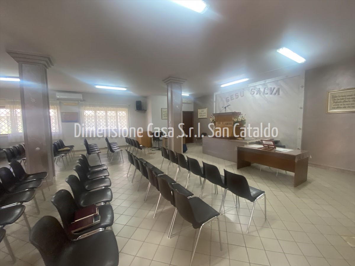 Locale commerciale in vendita a Serradifalco