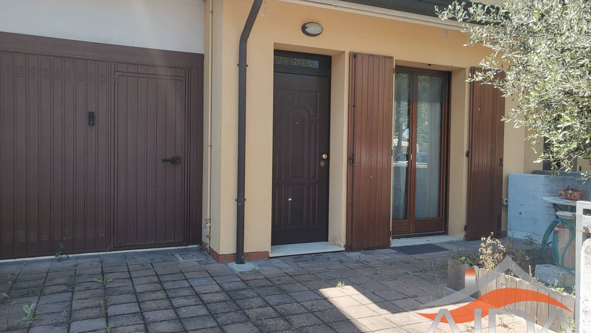 Appartamento indipendente con giardino in vendita a Argenta, RESIDENZIALE VICINO AL CENTRO COMMERCIA