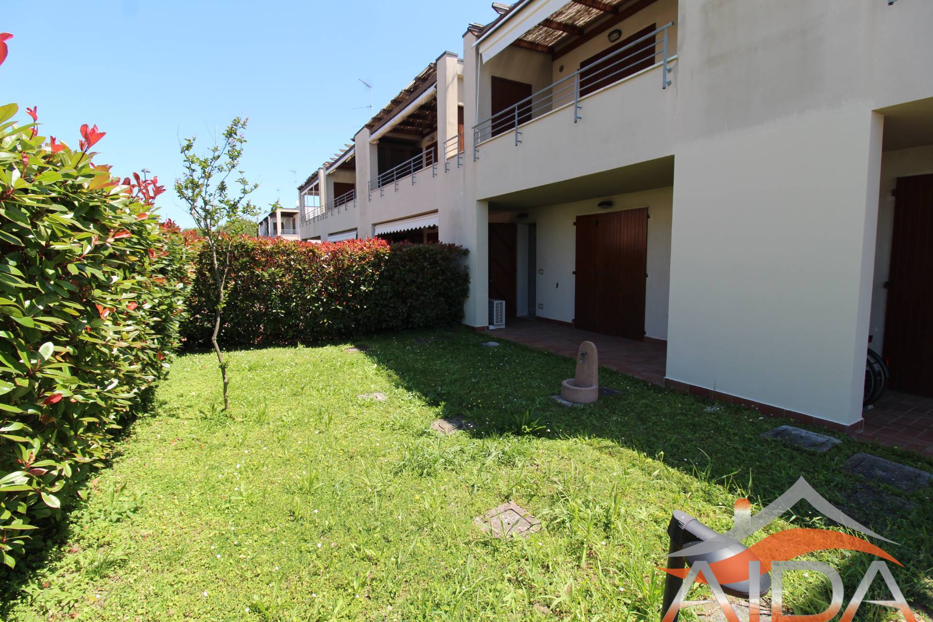 Appartamento indipendente con giardino in vendita a Ravenna, Casal Borsetti