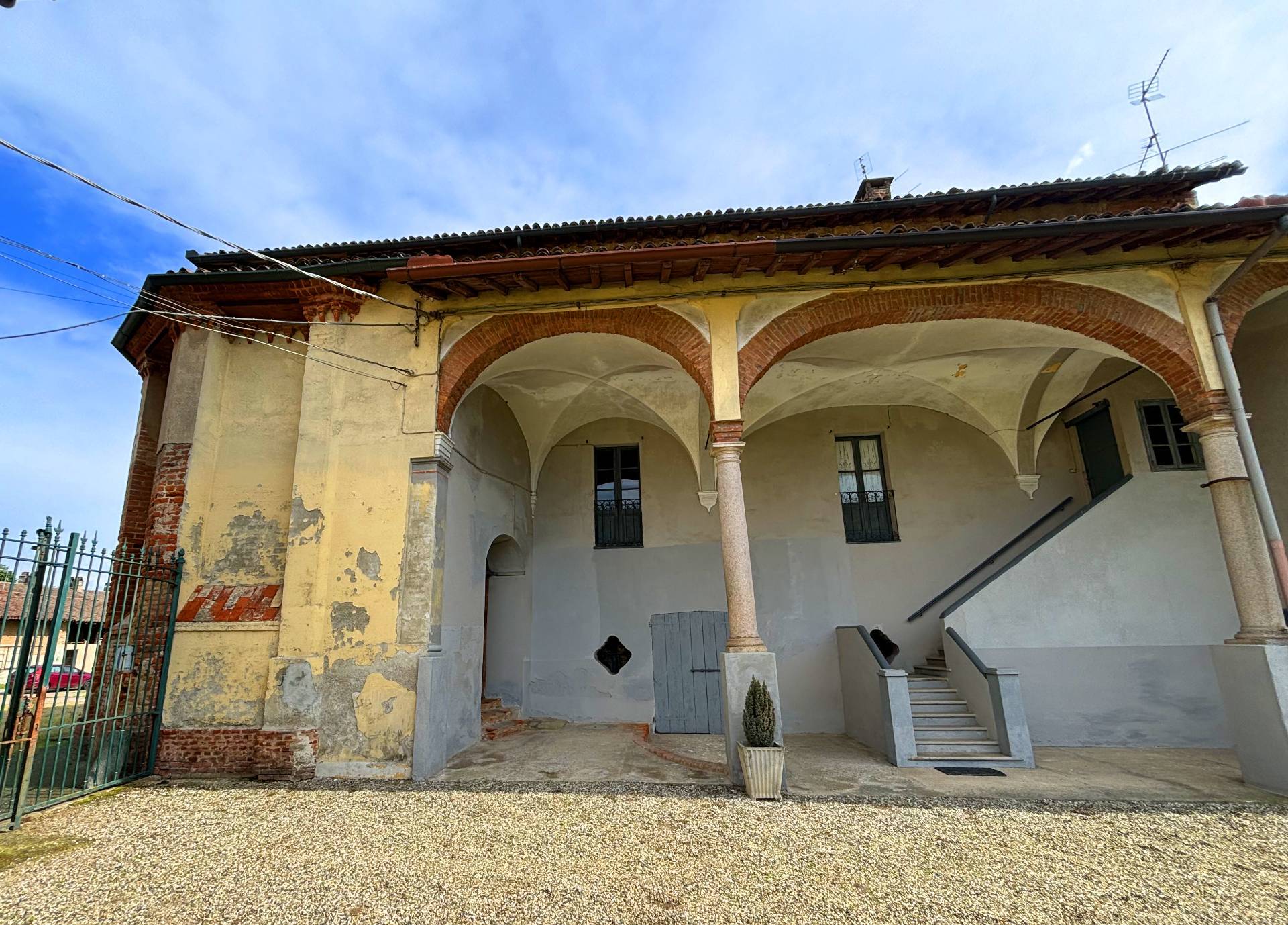 Rustico/Casale/Corte in vendita a Corteolona e Genzone