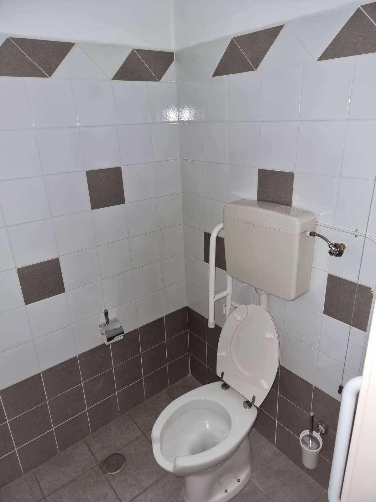 Locale commerciale in vendita a Torino, Barriera Milano