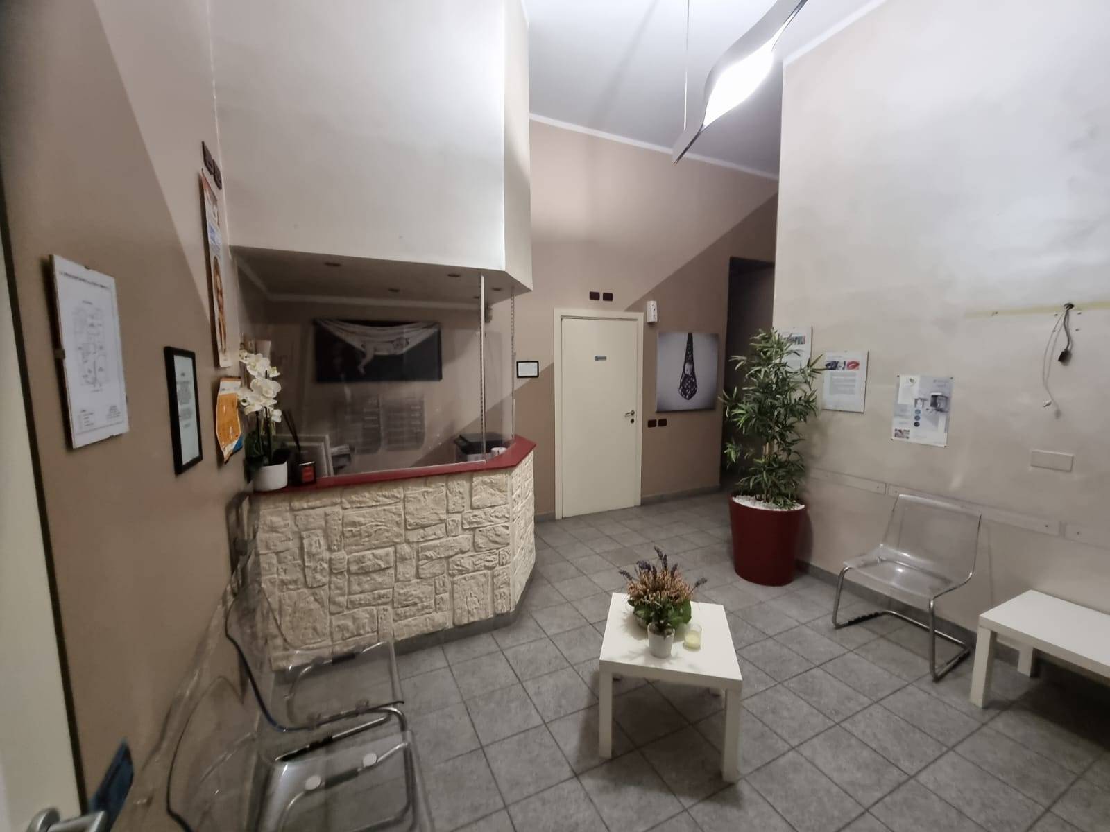 Locale commerciale in vendita a Torino, Barriera Milano