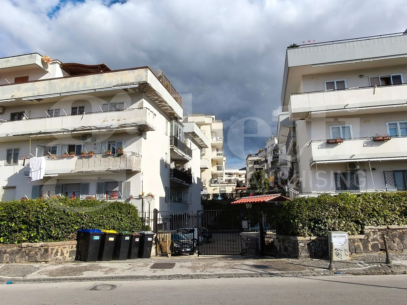 Quadrilocale con box a Ercolano