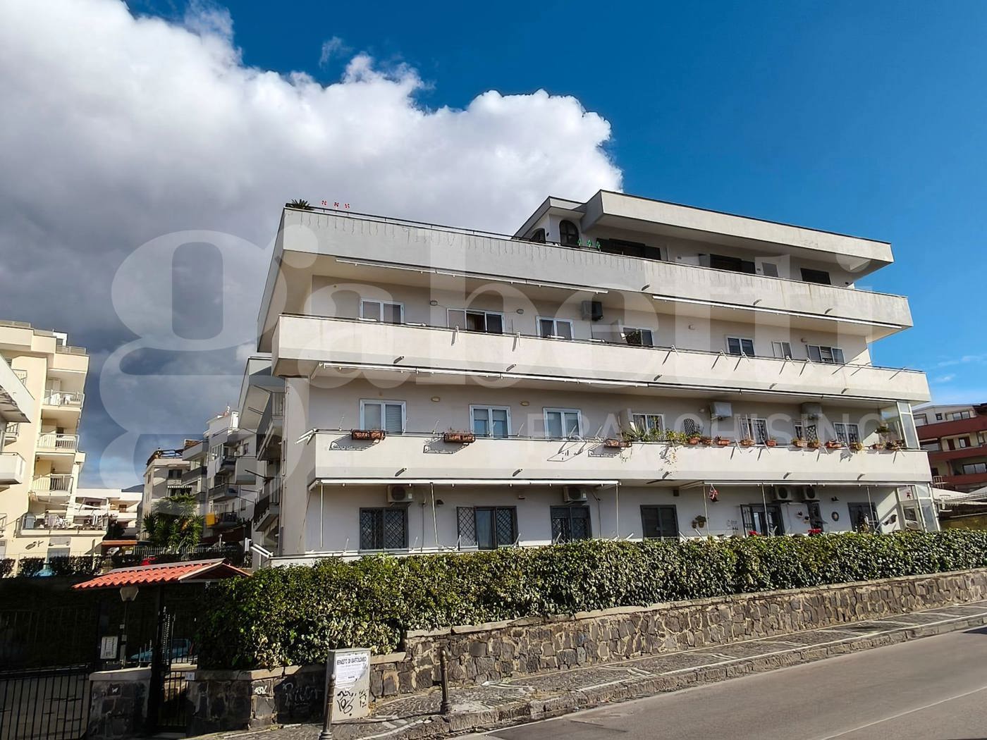 Quadrilocale con box a Ercolano