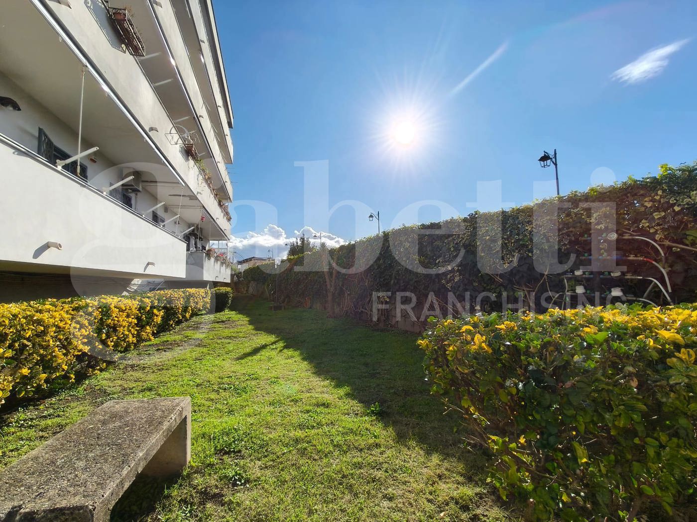 Quadrilocale con box a Ercolano