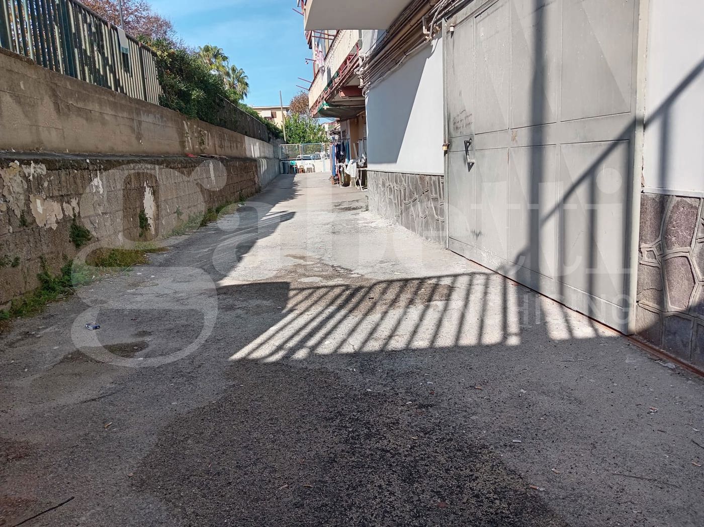 Box/Garage 200mq in vendita a Portici