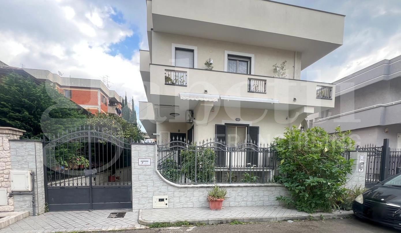 Quadrilocale con giardino a Scafati