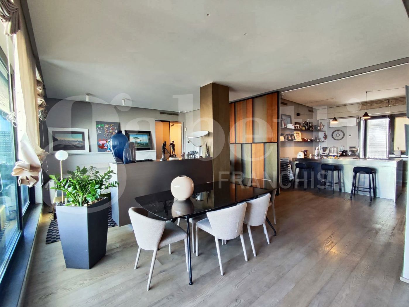 Attico ristrutturato a Portici