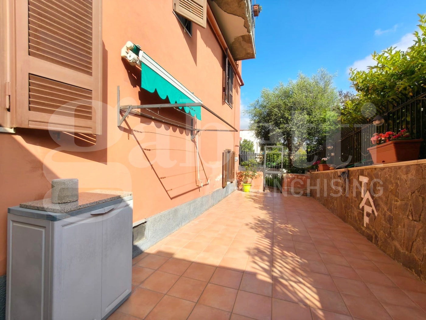 Trilocale con giardino a Portici