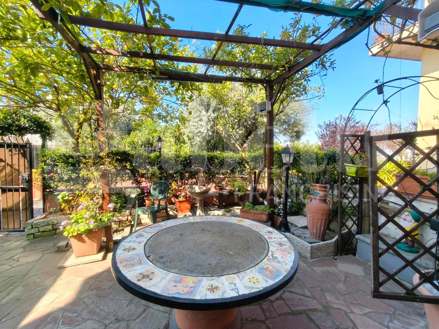 Trilocale con giardino a Portici