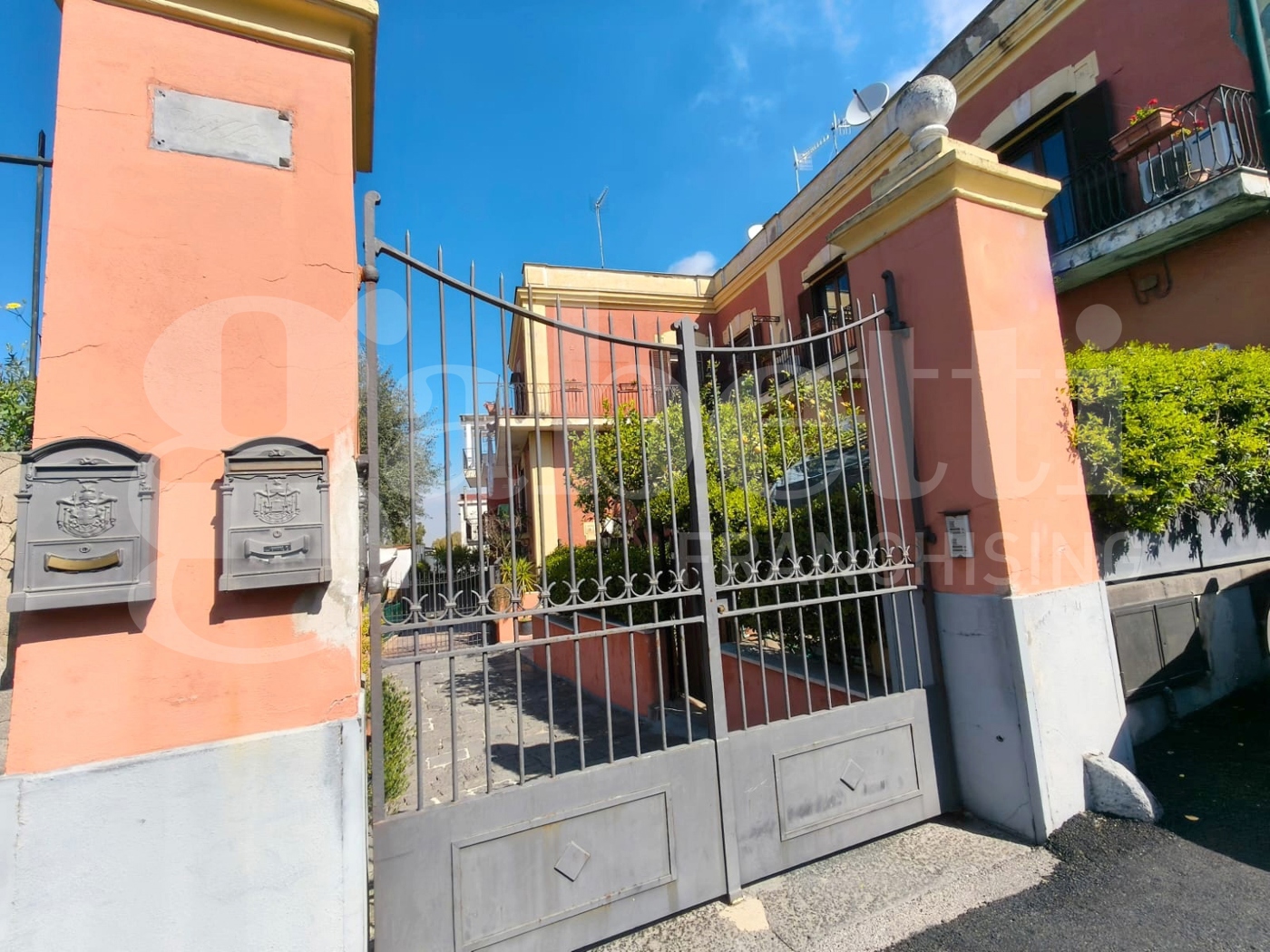 Trilocale con giardino a Portici