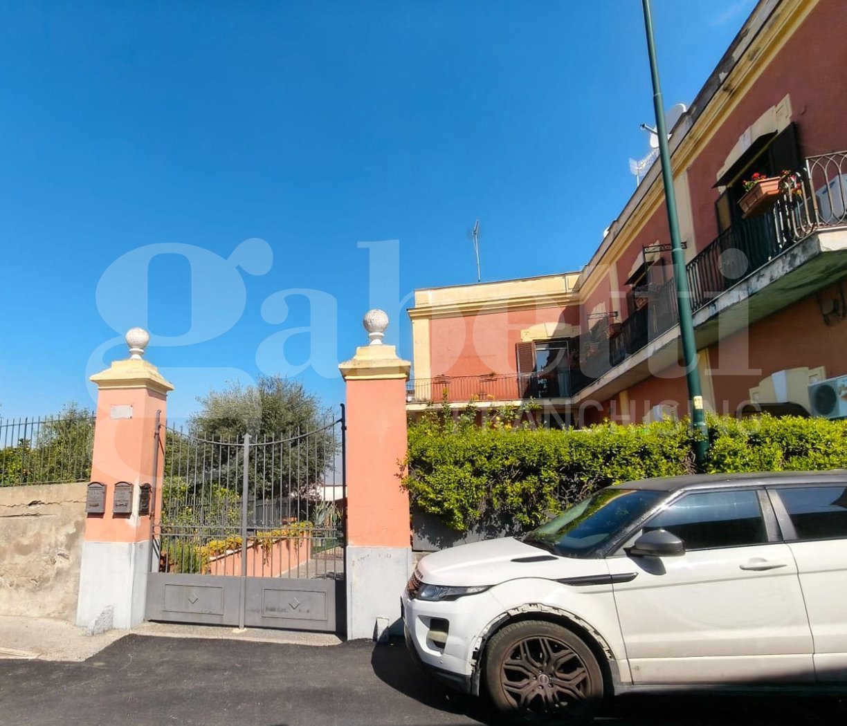 Trilocale con giardino a Portici