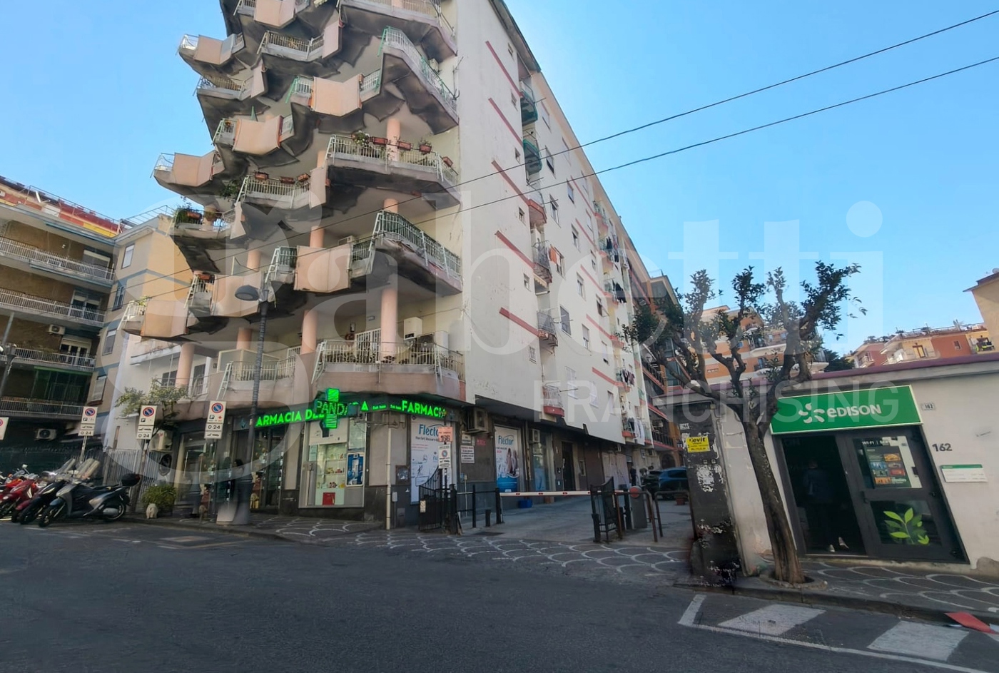 Trilocale arredato in affitto a Portici