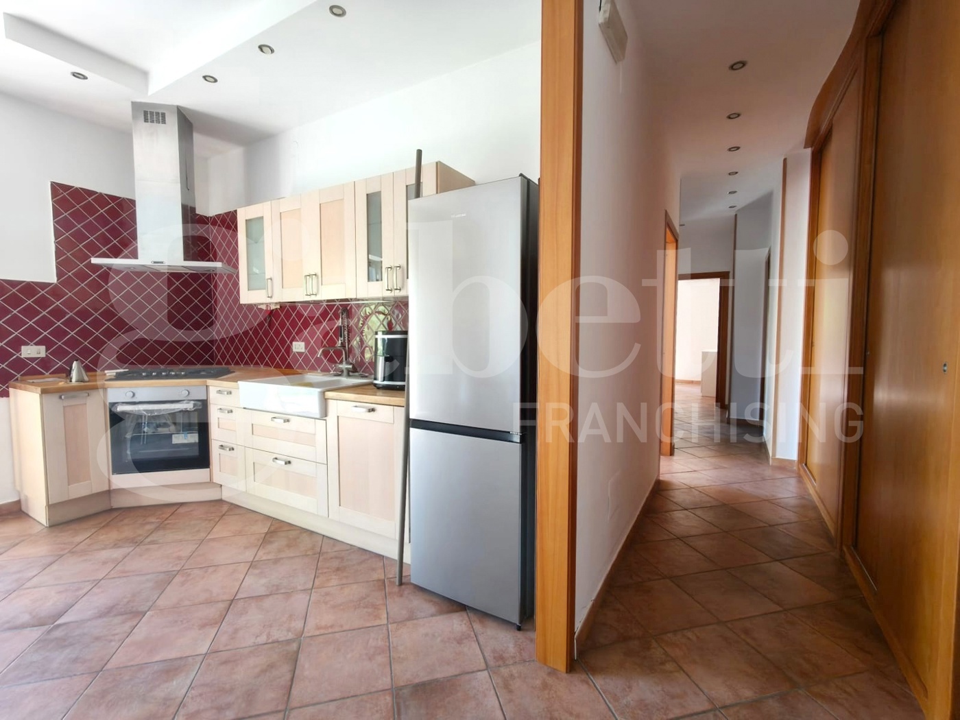 Trilocale arredato in affitto a Portici