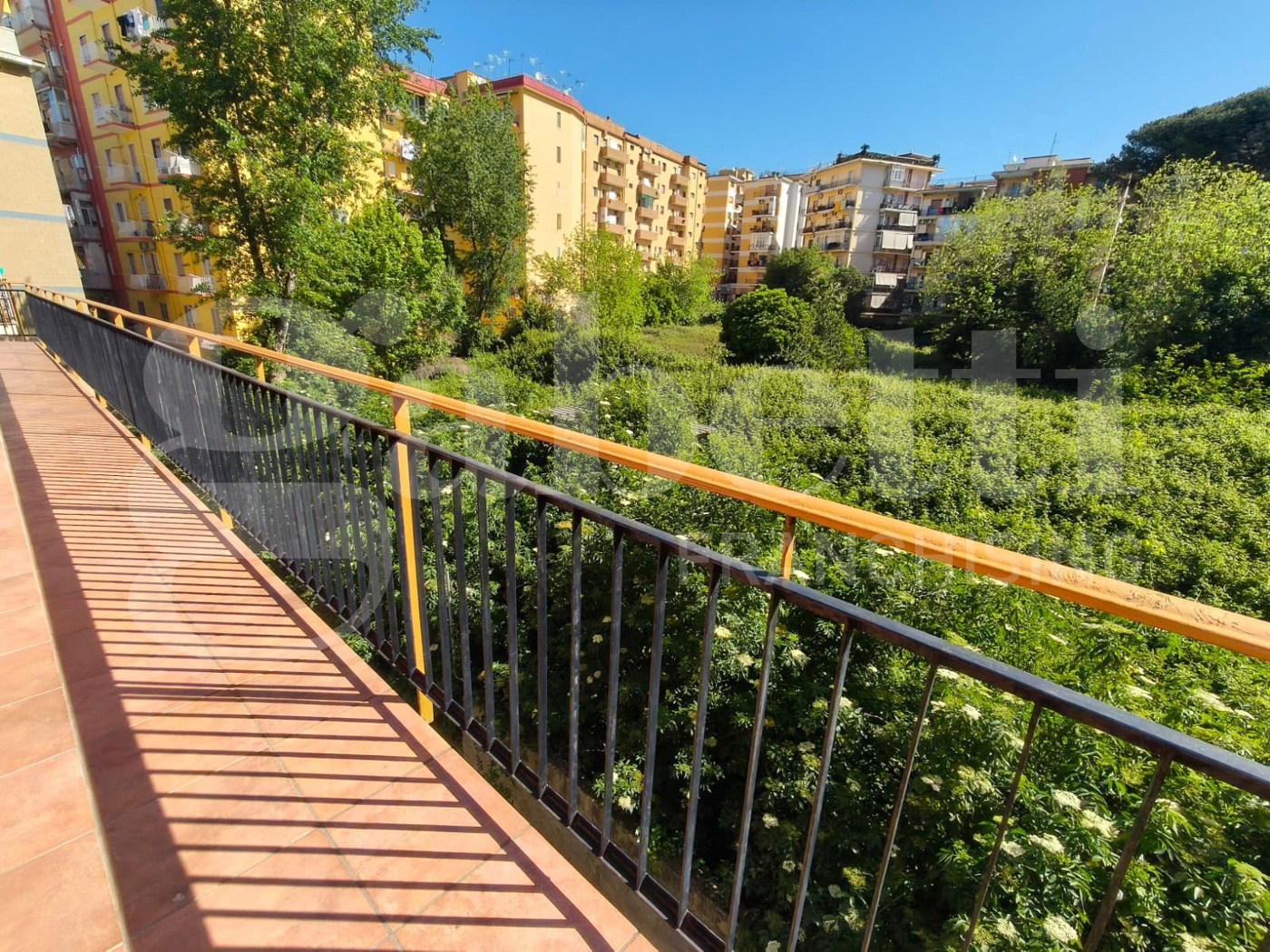 Trilocale arredato in affitto a Portici