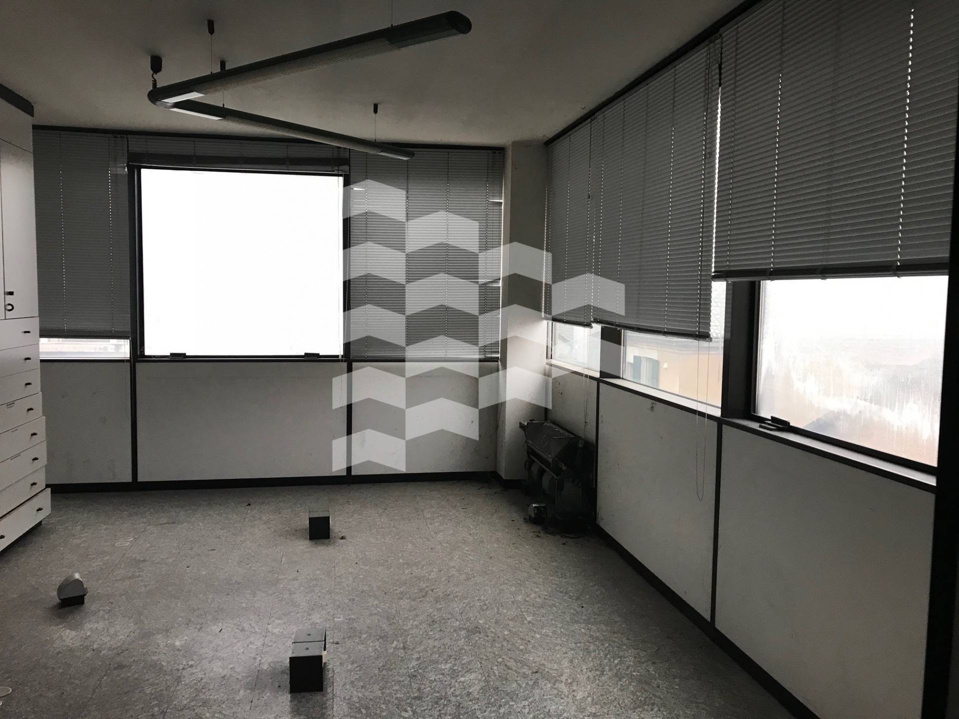 Locale commerciale in vendita a Novi Ligure