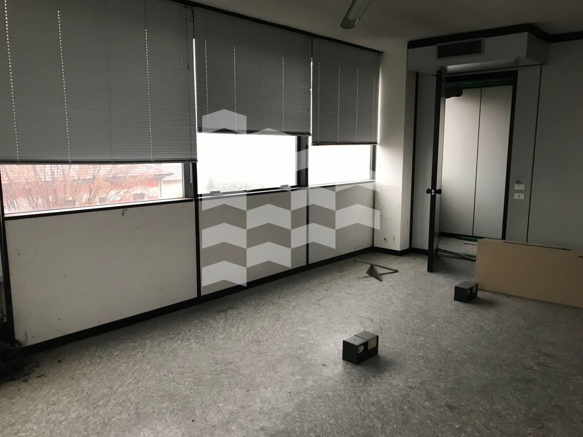 Locale commerciale in vendita a Novi Ligure