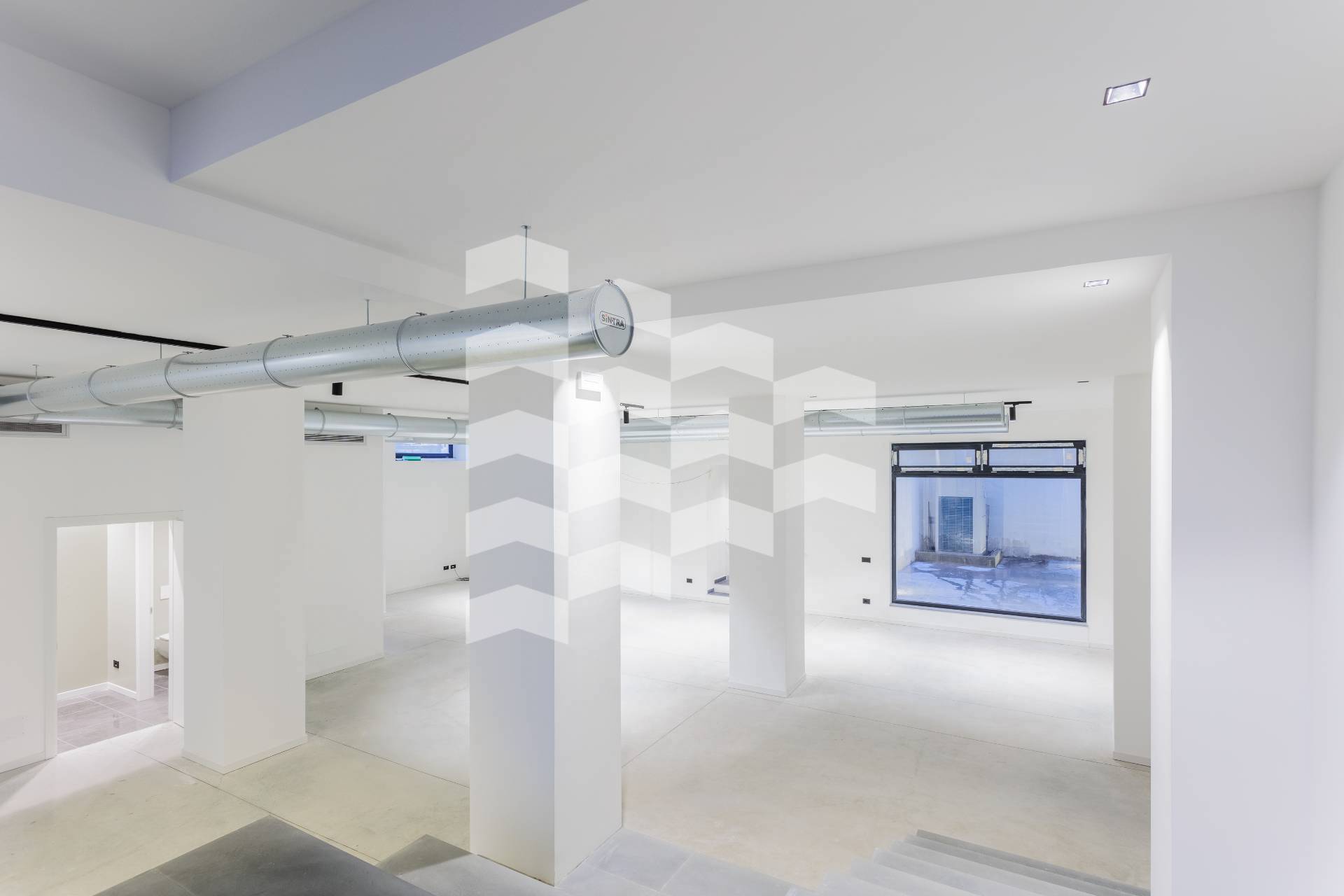 Locale commerciale in vendita a Milano, P.ta Venezia