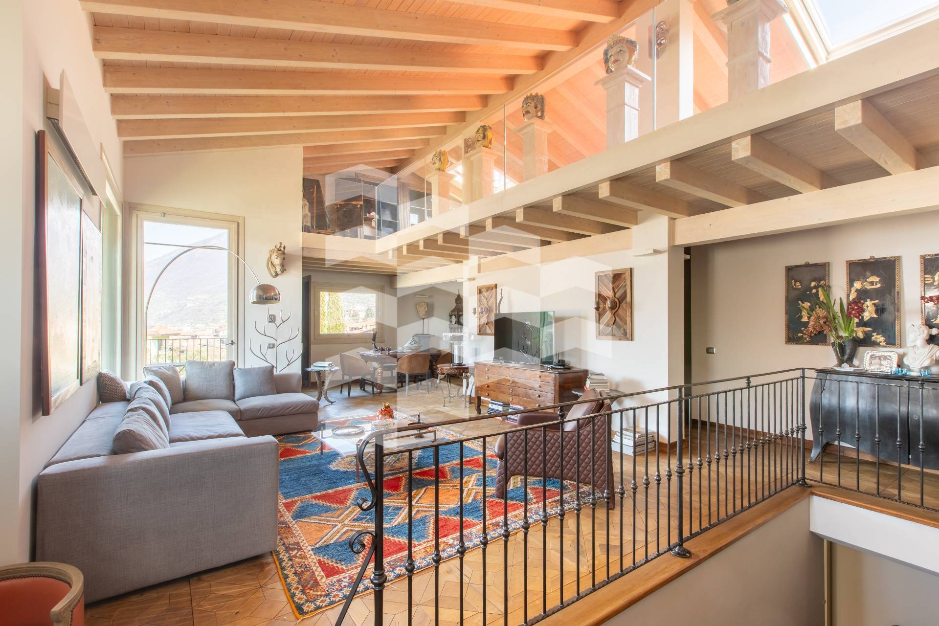 Villa in vendita a Sale Marasino