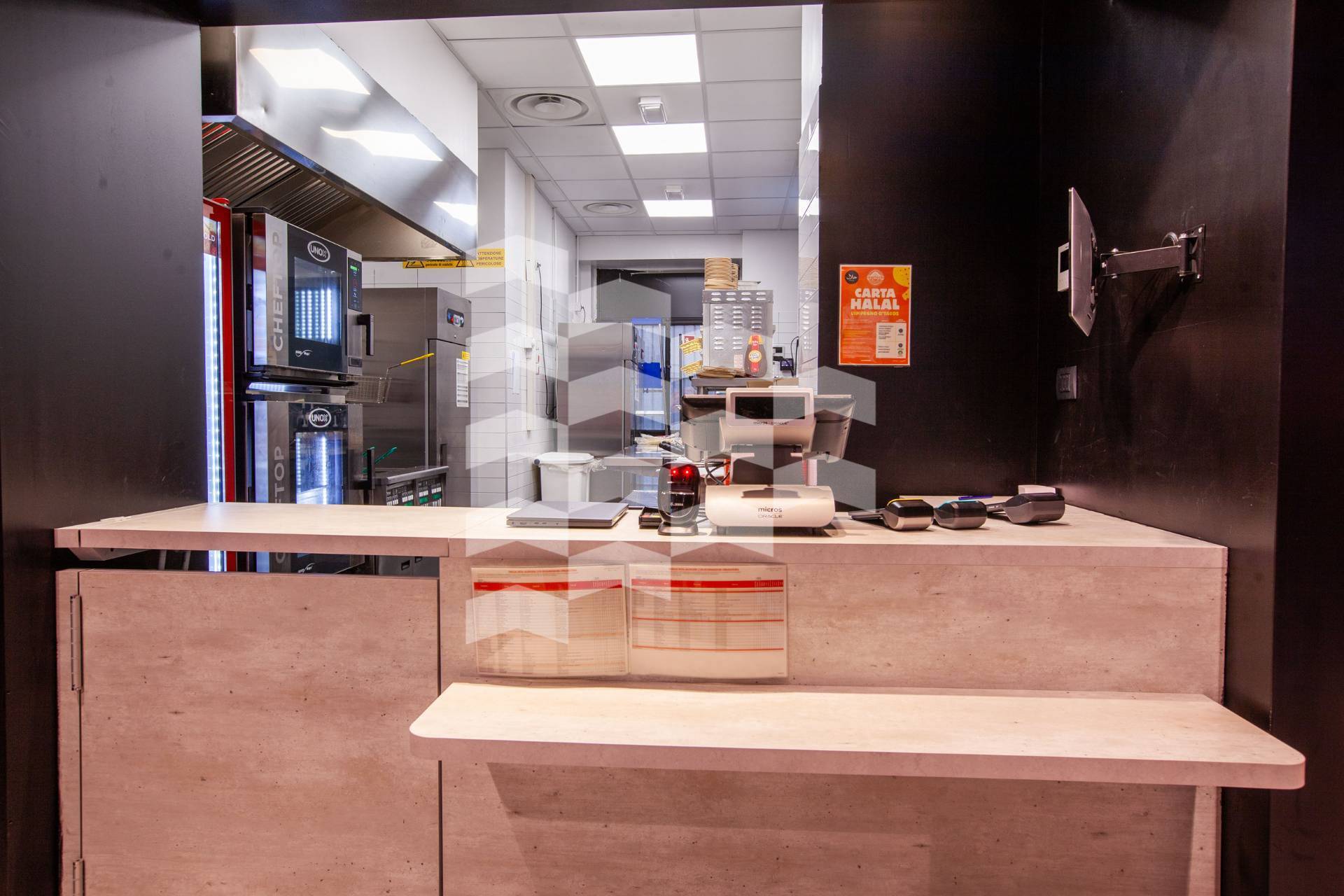 Locale commerciale in vendita a Milano, Loreto