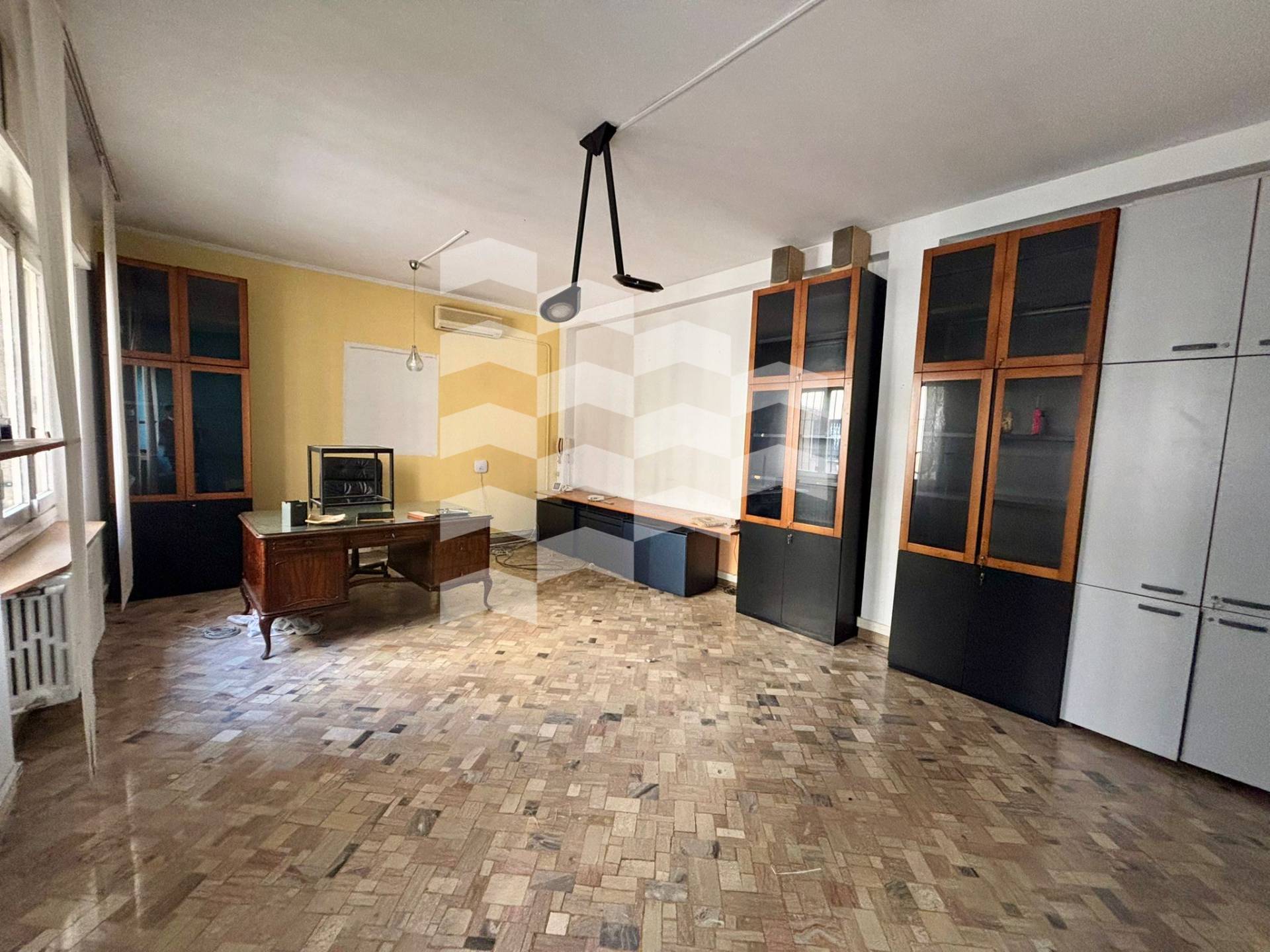 Locale commerciale in vendita a Milano, Loreto