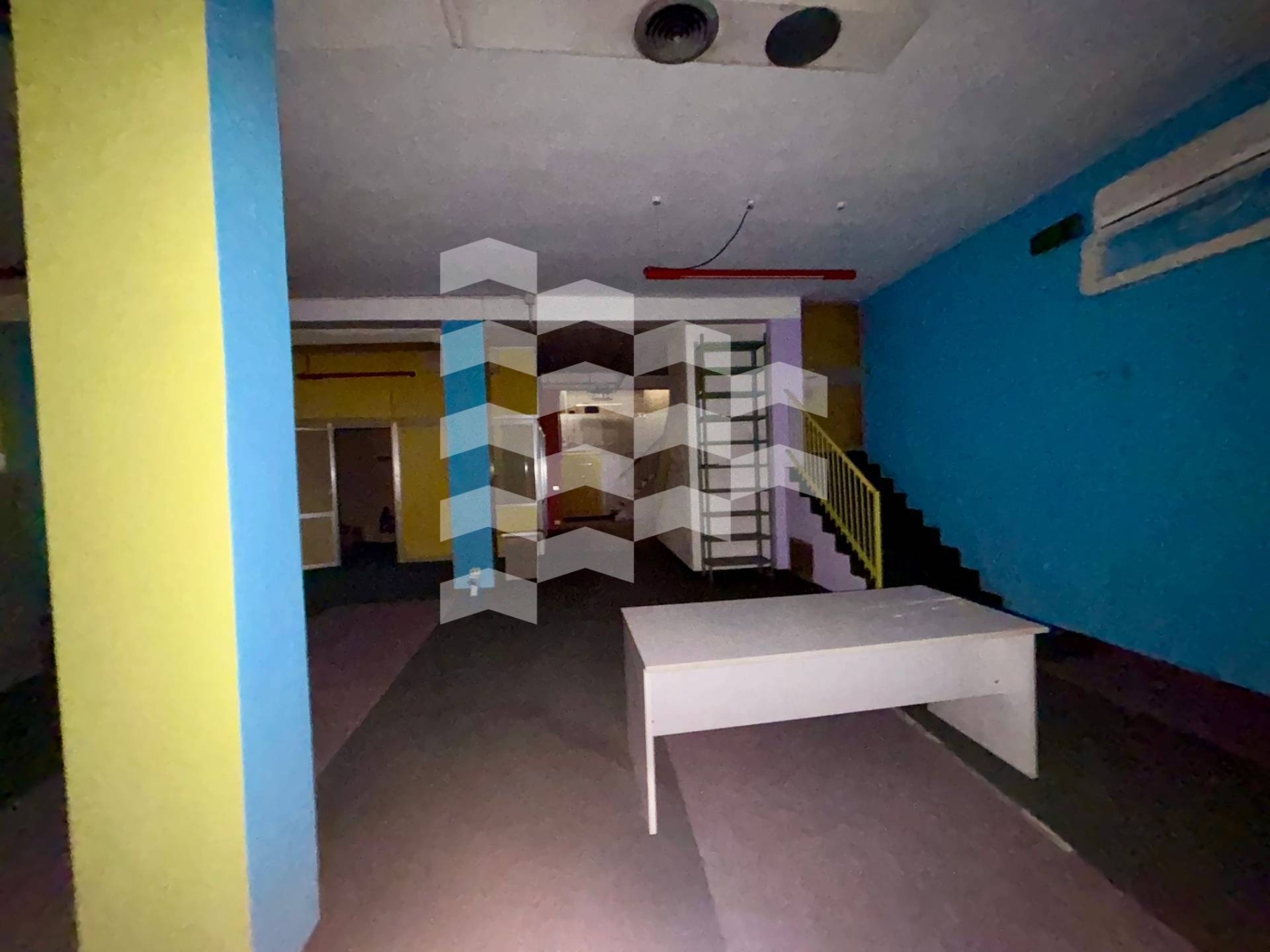 Locale commerciale in vendita a Milano, Loreto