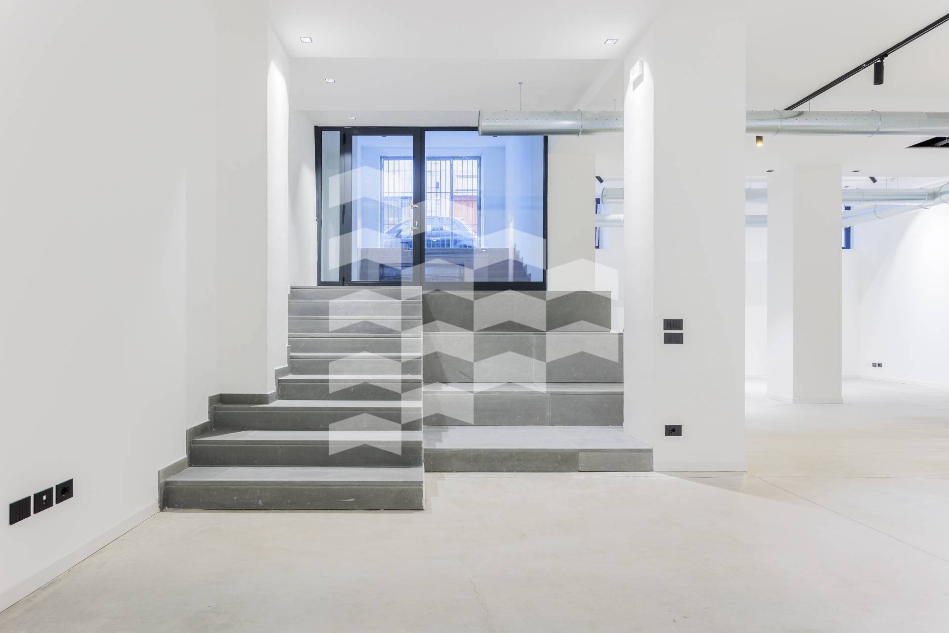 Locale commerciale in vendita a Milano, P.ta Venezia