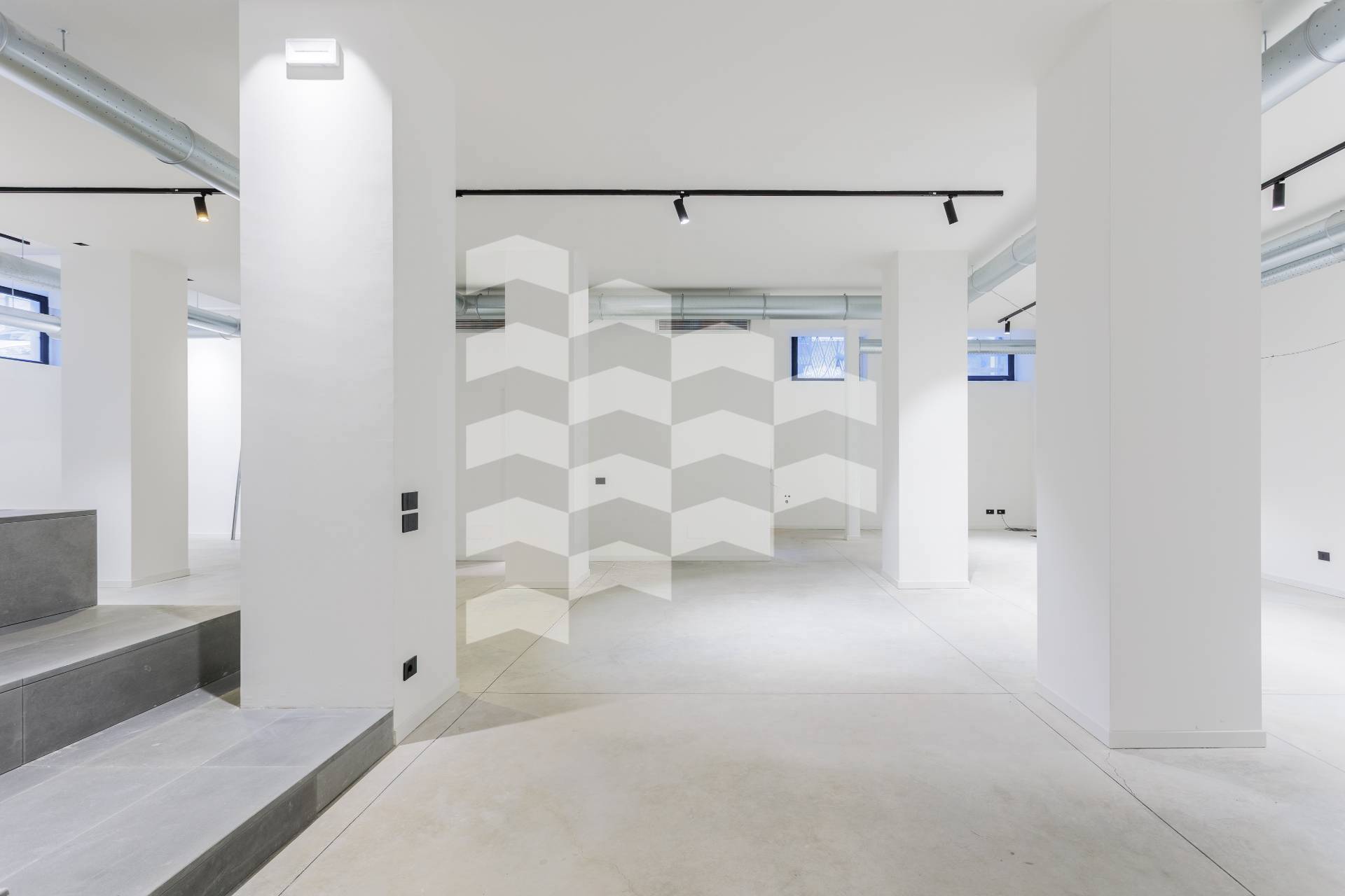 Locale commerciale in vendita a Milano, P.ta Venezia