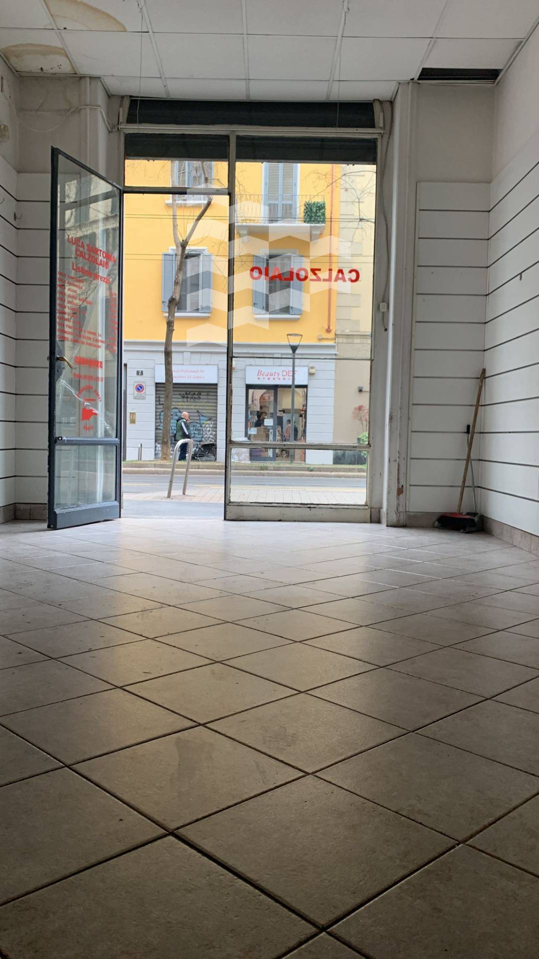 Locale commerciale in affitto a Milano, Garibaldi