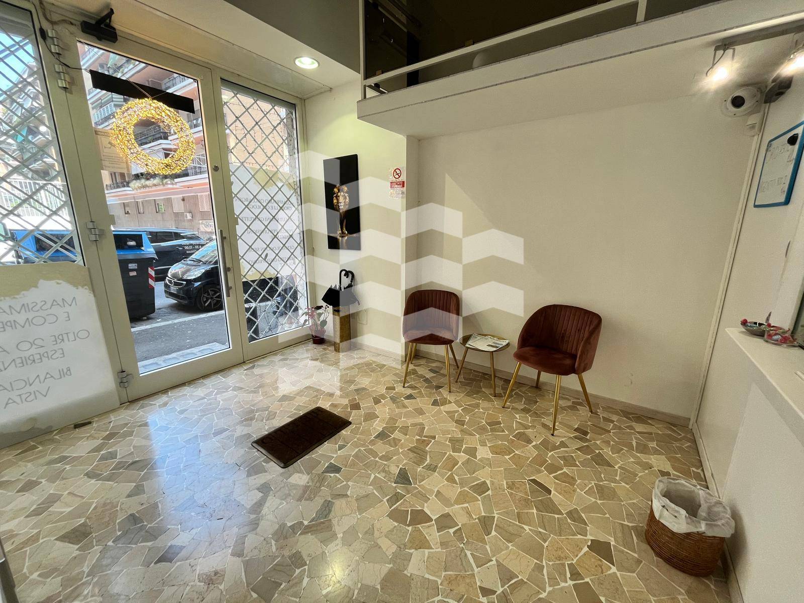 Locale commerciale in vendita a Roma, Camilluccia