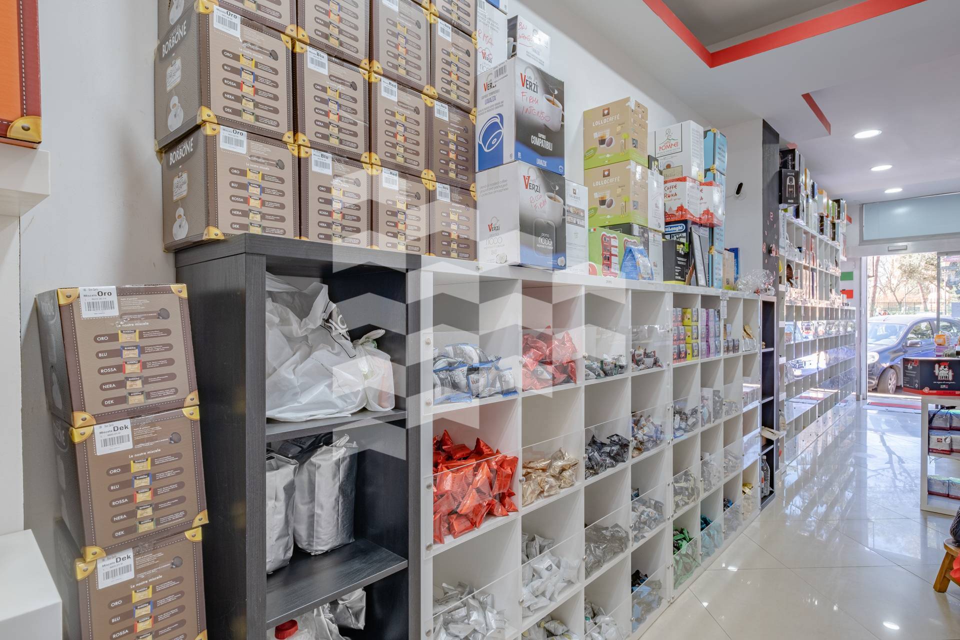 Locale commerciale in vendita a Roma, Testaccio