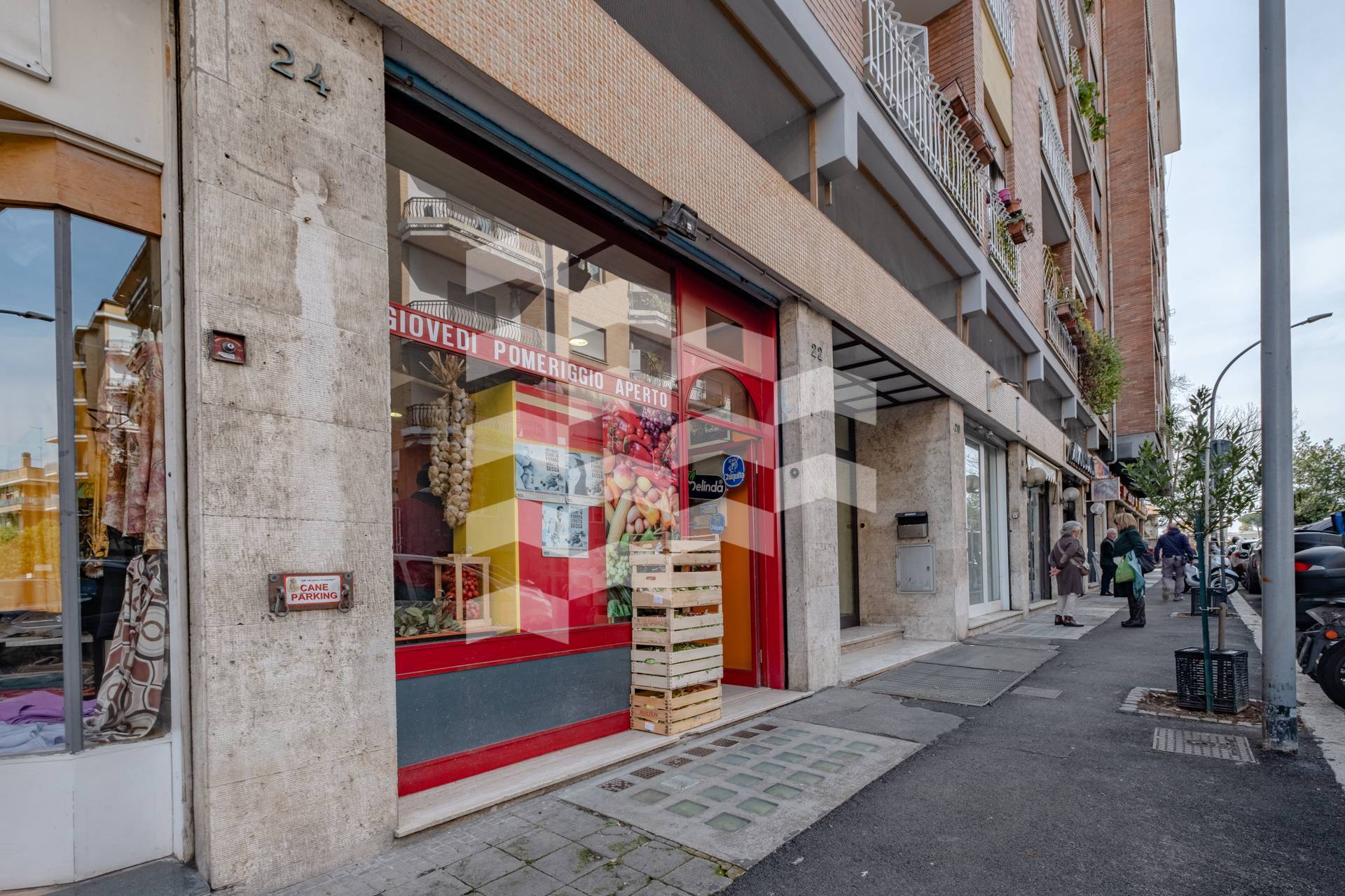 Locale commerciale in vendita a Roma, Camilluccia