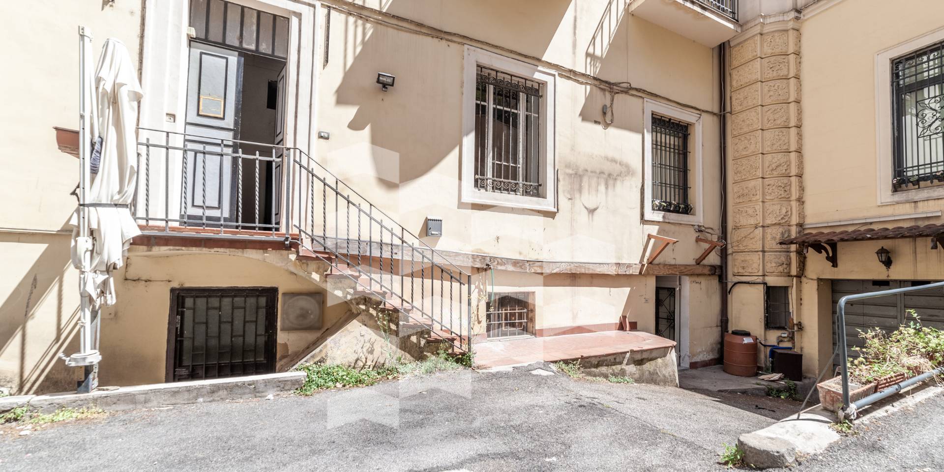 Deposito in vendita a Roma, Prati