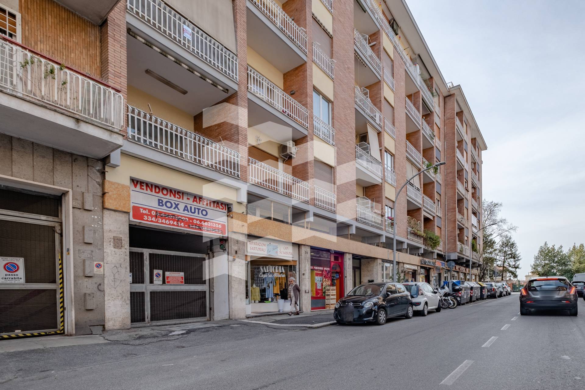 Locale commerciale in vendita a Roma, Camilluccia