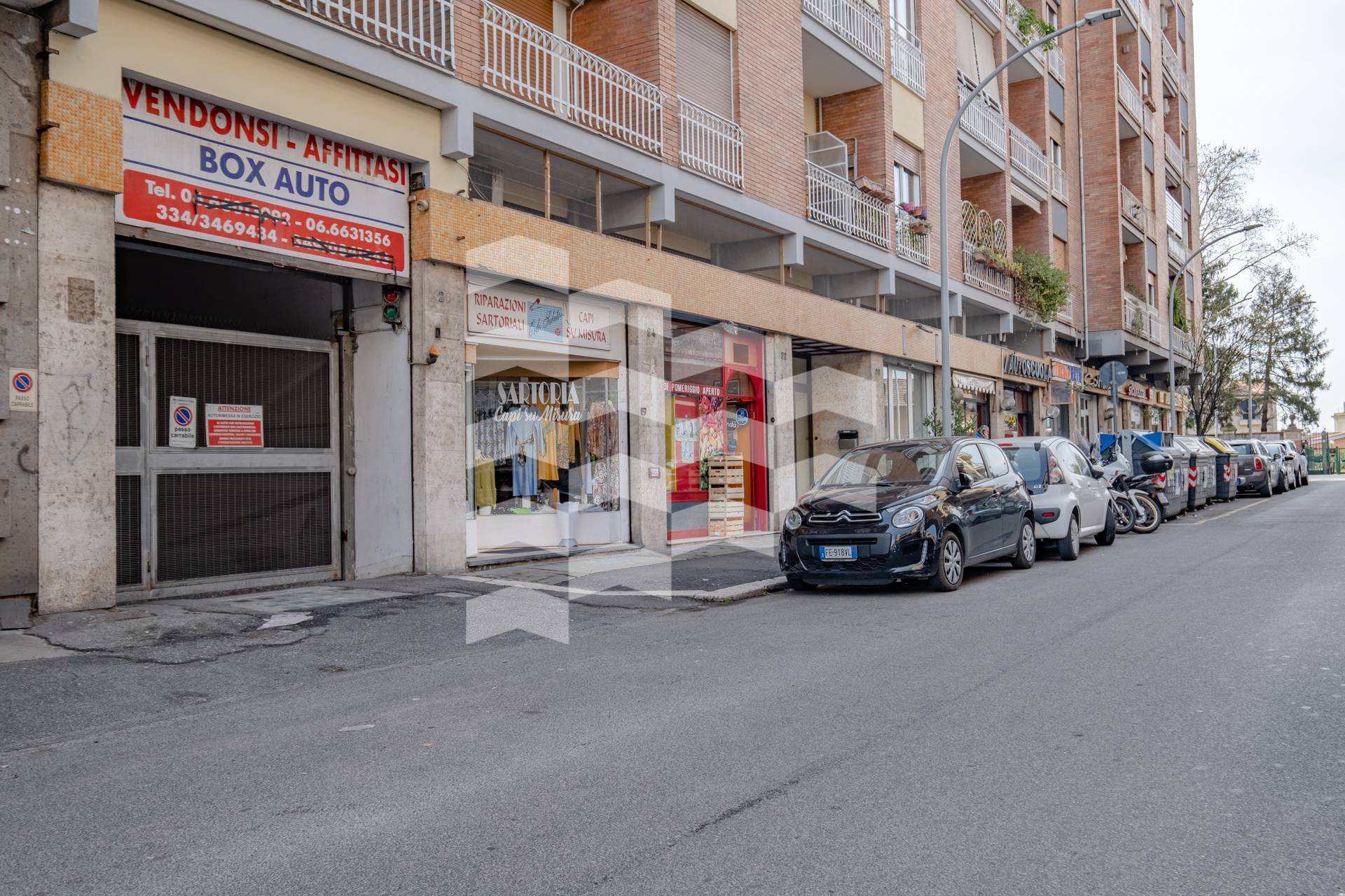 Locale commerciale in vendita a Roma, Camilluccia