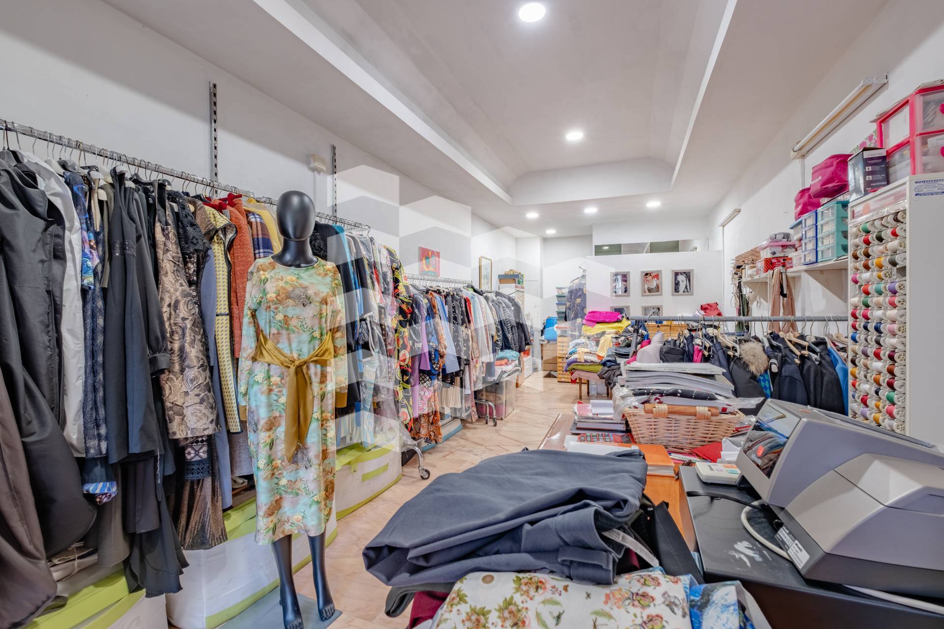 Locale commerciale in vendita a Roma, Camilluccia