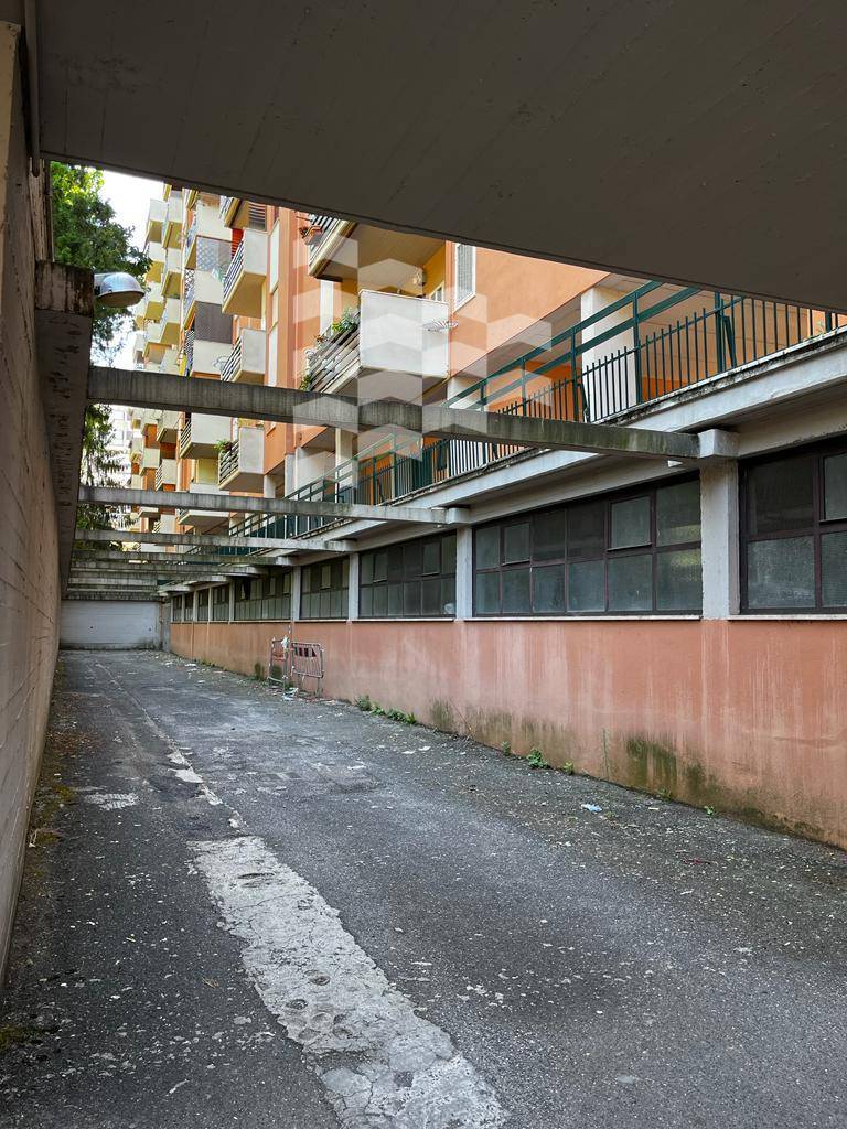 Box o garage in vendita a Roma, Spinaceto